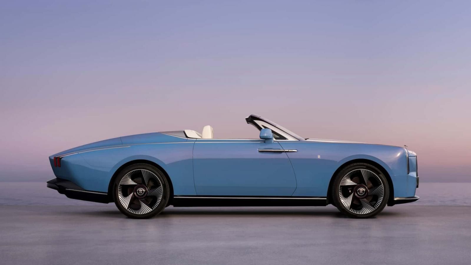Αυτή η Rolls-Royce έχει τιμή από 8 εκατ. ευρώ αλλά μόνο στα... χαρτιά